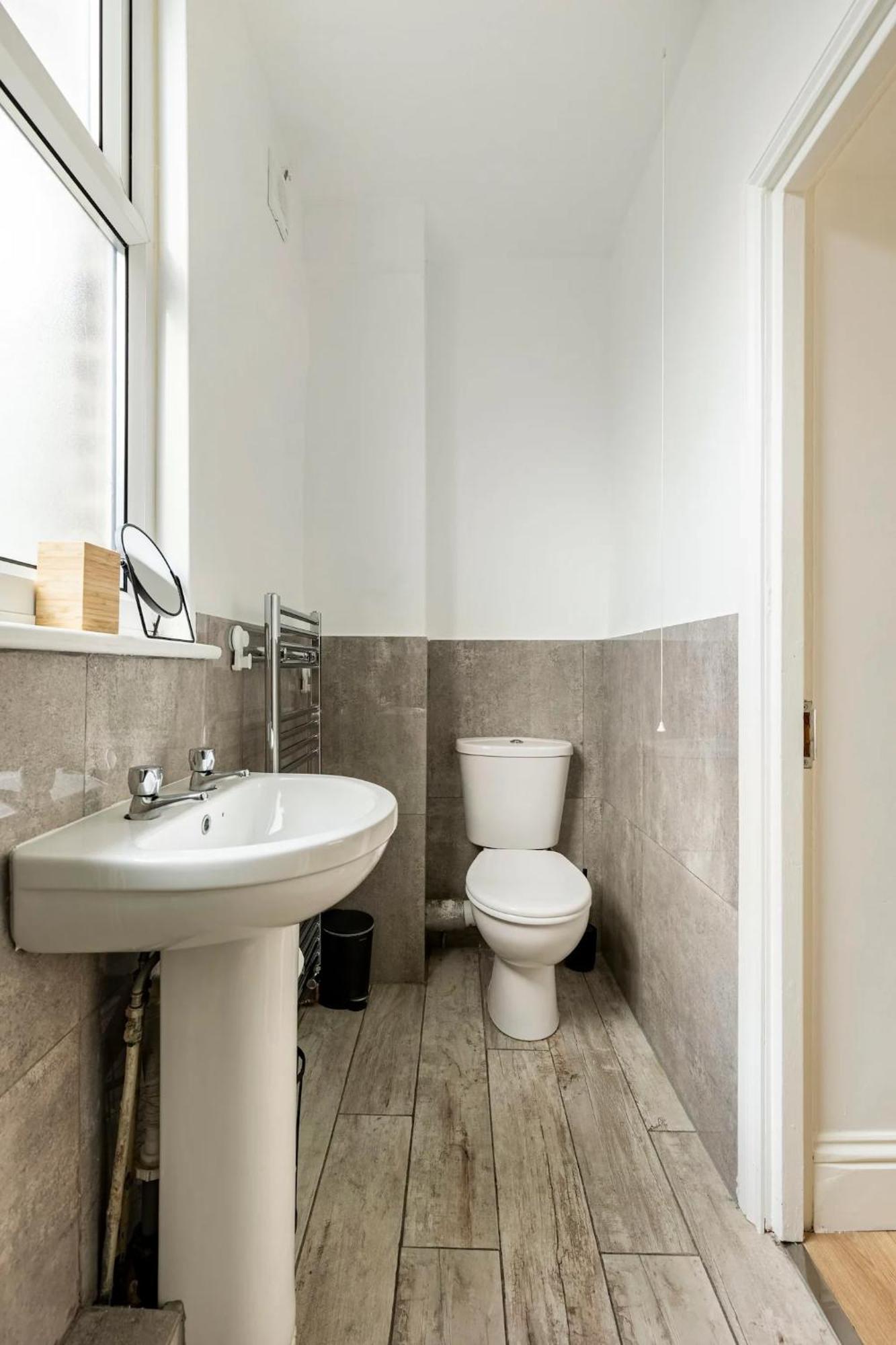 Stylish One Bedroom Apartment In Greater Лондон Экстерьер фото